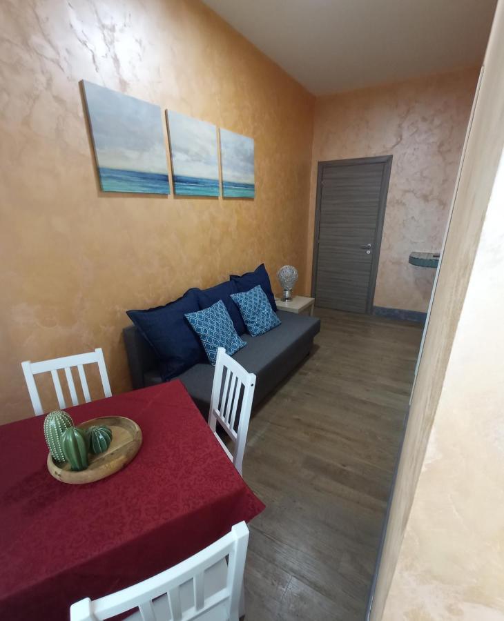C&E Suites Roma Ostia Buitenkant foto